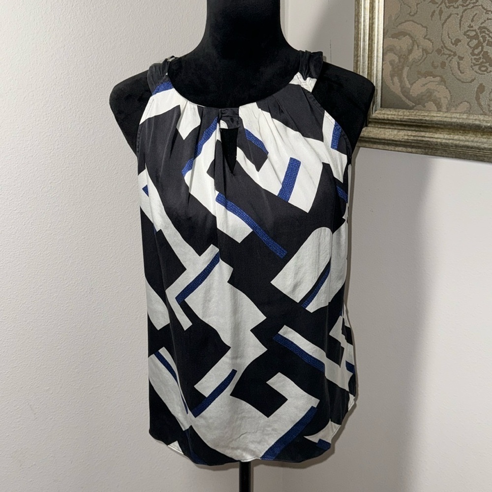 White House Black Market sleeveless draped front hey hole stretch silk top Sz 2
